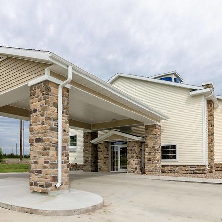 Cobblestone Inn & Suites - Oberlin Exterior foto