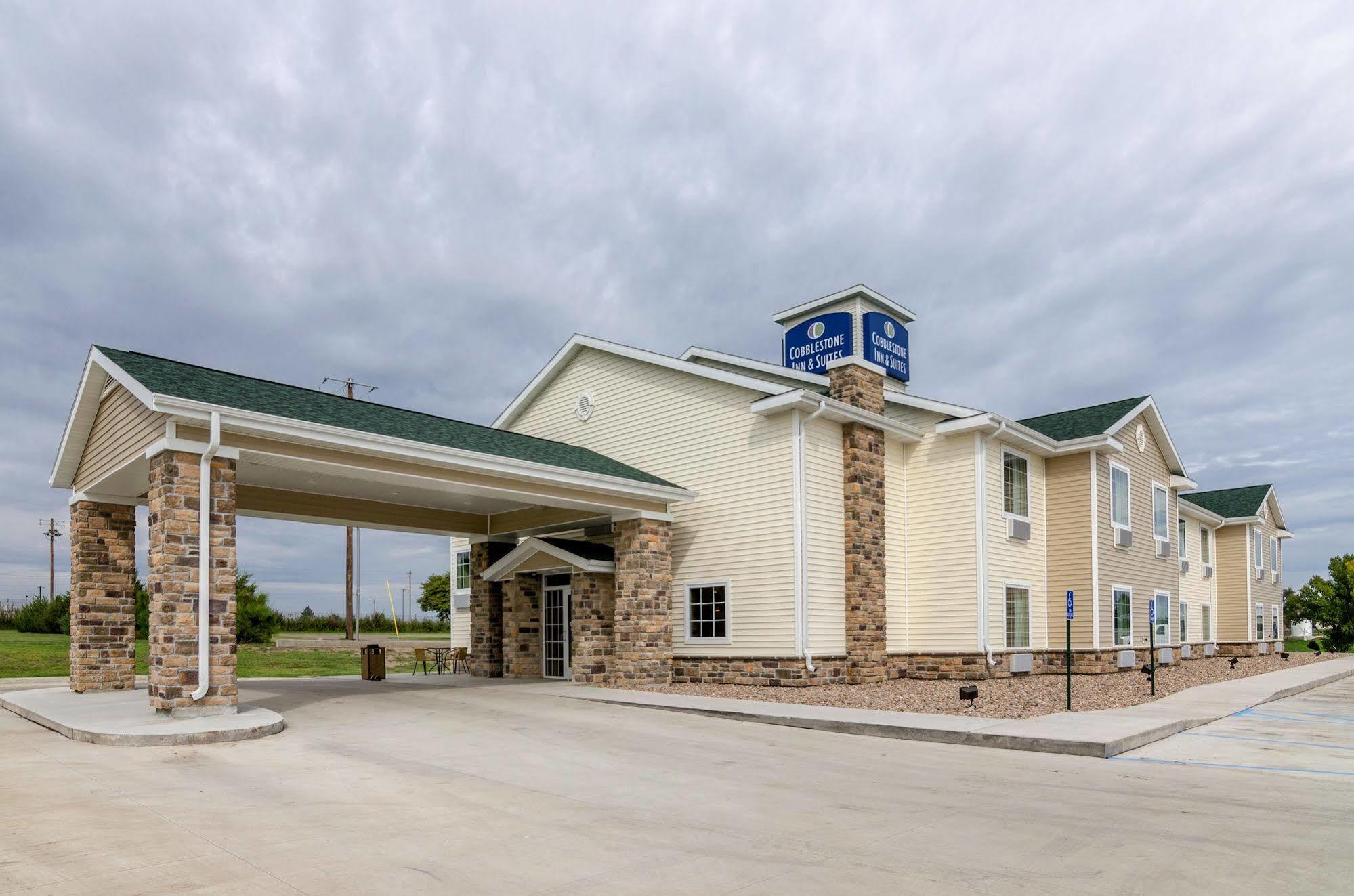 Cobblestone Inn & Suites - Oberlin Exterior foto